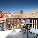 Adel Český Krumlov
