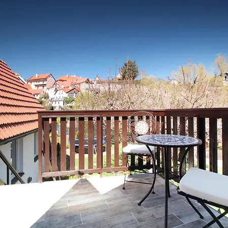 Adel Český Krumlov